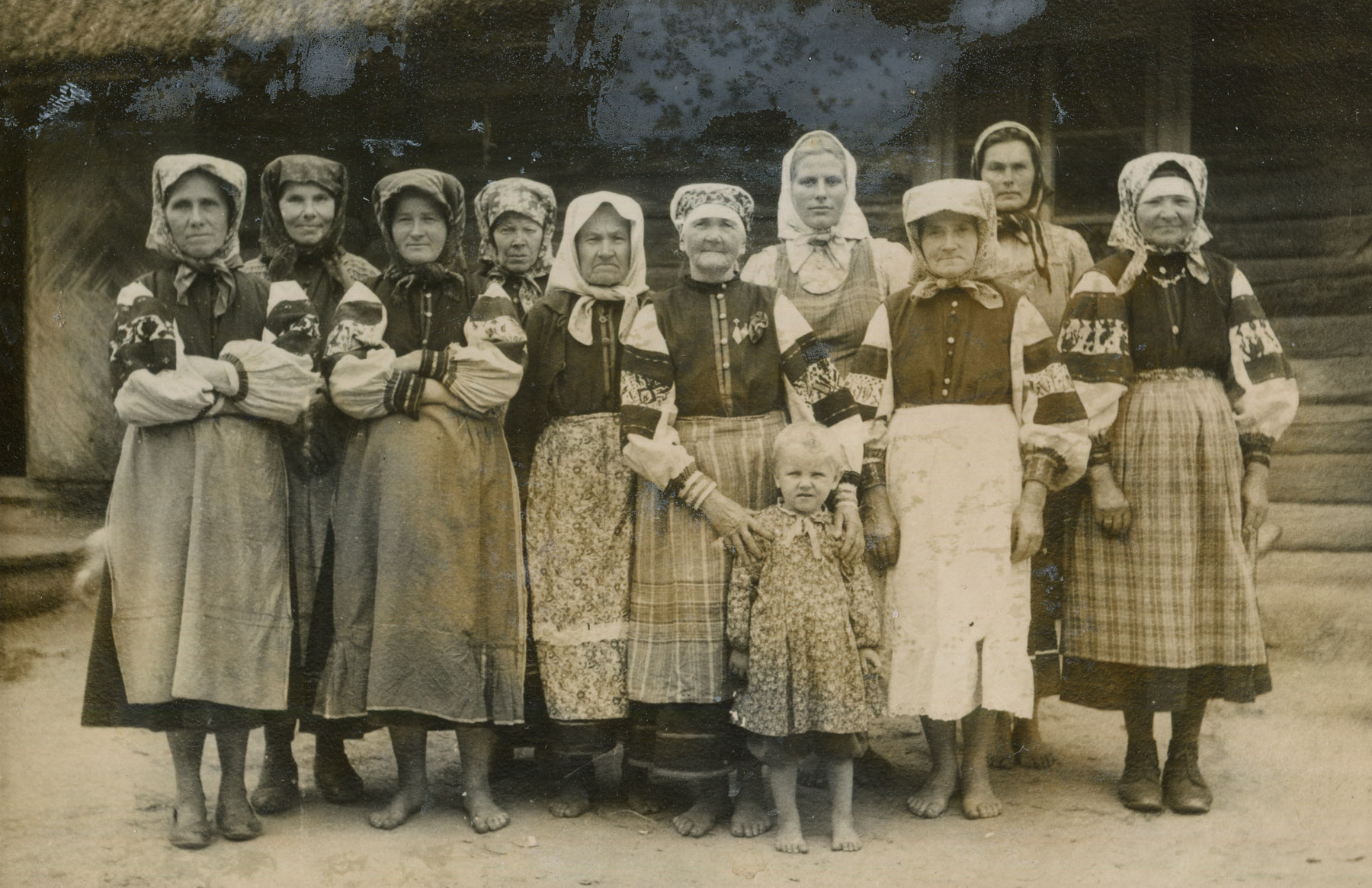 Anne Vabarna koor esineb XII üldlaulupeol 1949 a.